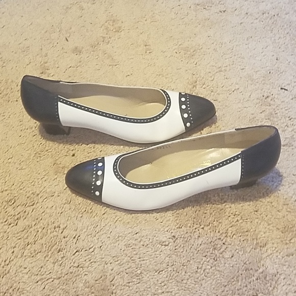 Vintage Salvatore Ferragamo Saddle Shoe Pumps